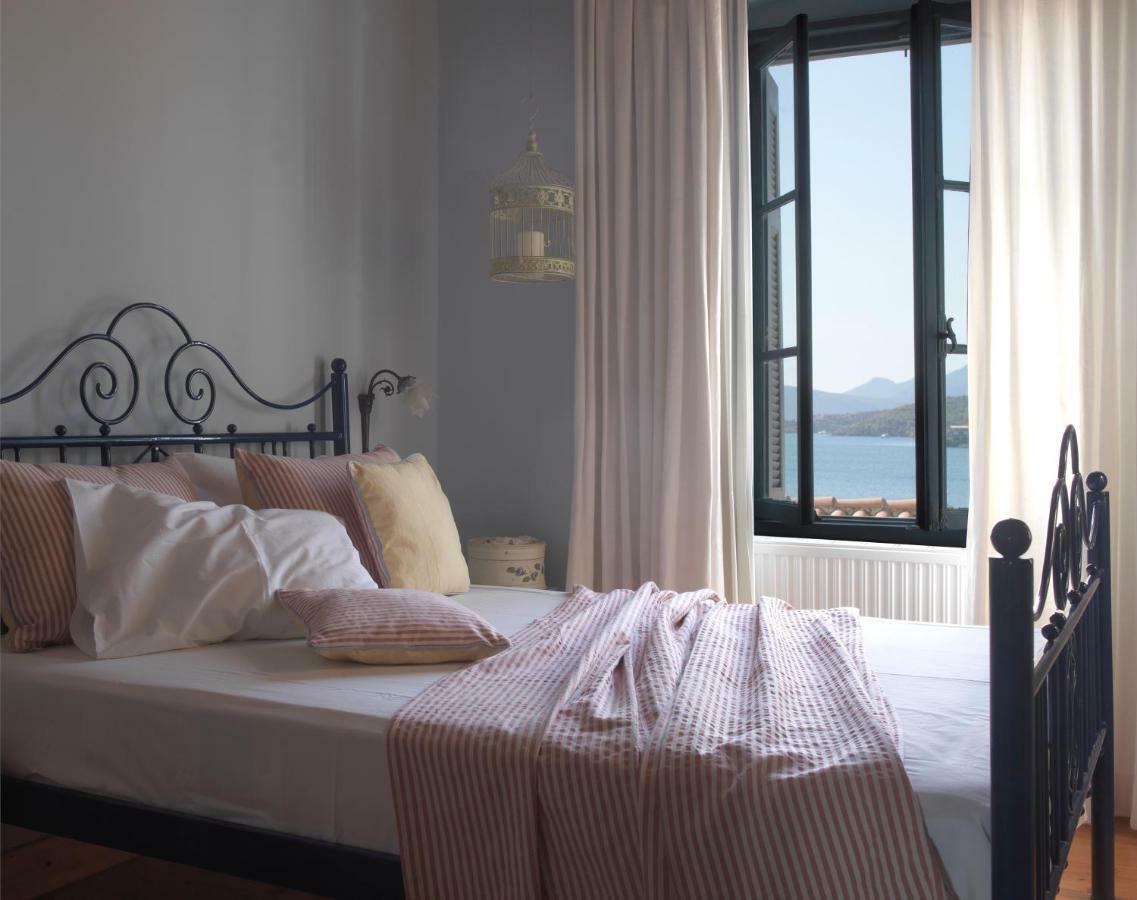 Sto Roloi Island Houses Poros Town المظهر الخارجي الصورة